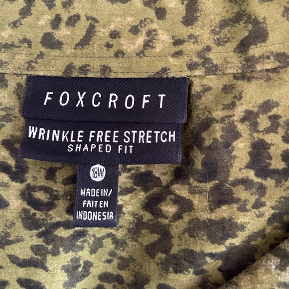 FoxCroft button down green cheetah - Picture 4 of 5